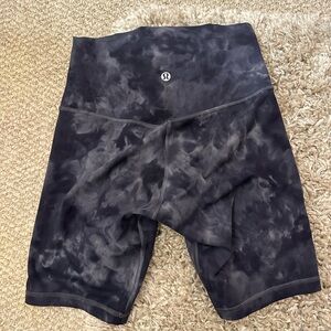 Lululemon 8in biker shorts!! tye dye size 4